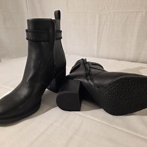 Zodiac Black Leather Ankle Boots W/ Chunky Heels, Sz 7